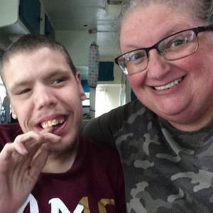 Meet your Posher, Crystal